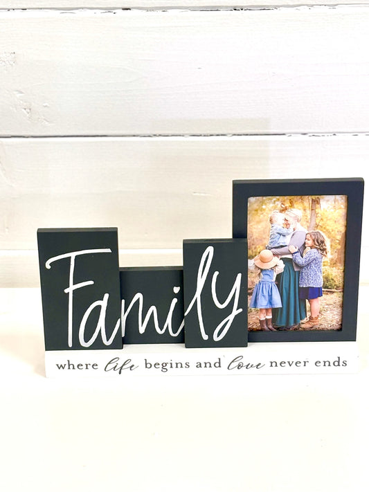 FAMILY FRAME